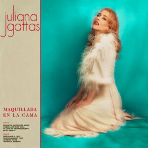 juliana gattas maquillada en la cama