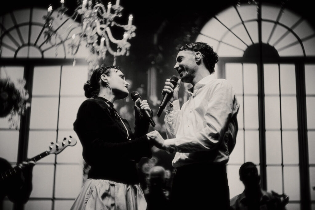 El kuelgue C Art Media