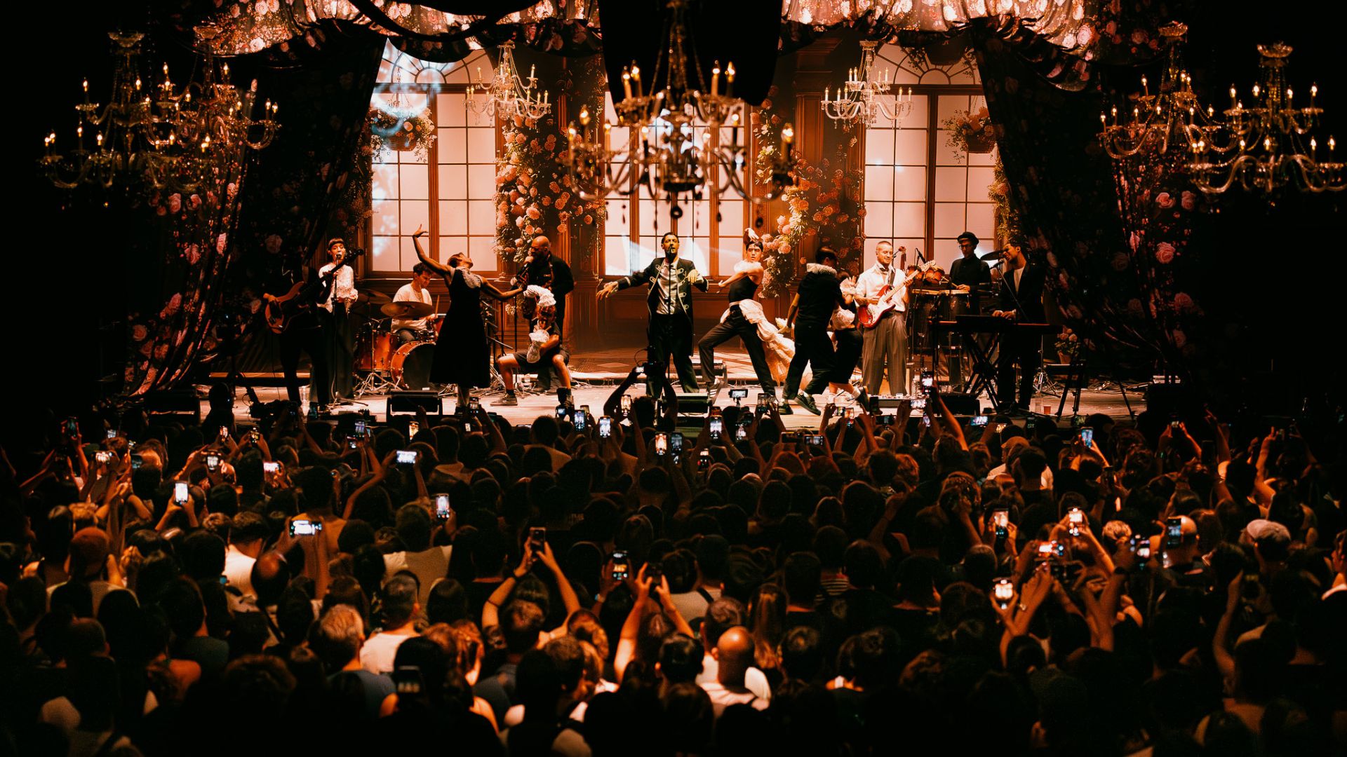 El kuelgue C Art Media