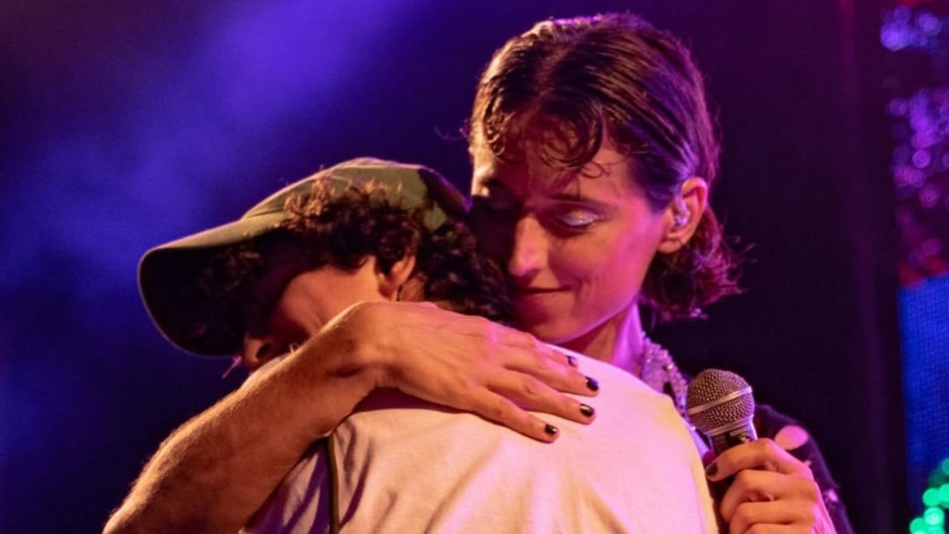 BARBI RECANATI LOS BESOS EN PARADOR KONEX